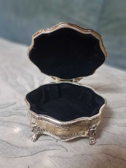 Красива кутия за бижута