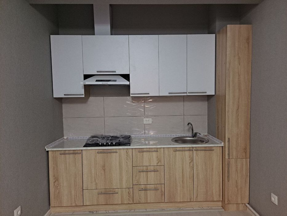 Oshxona, shkaf mebel na zakaz kuzonniy