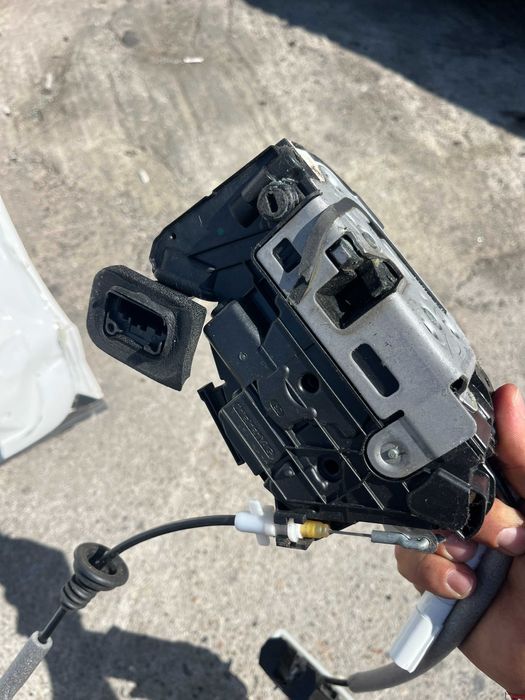 Водач на дръжката със заключване на вратата Skoda Octavia 3