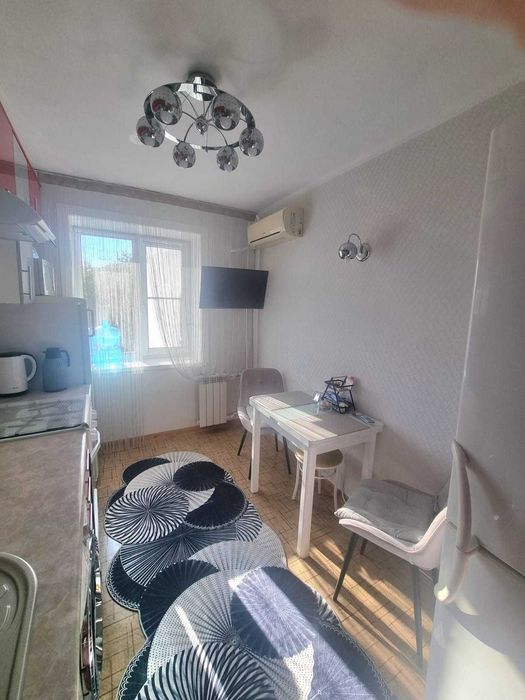 Продам 2 комн., кв., в Центре, магазин Рахат