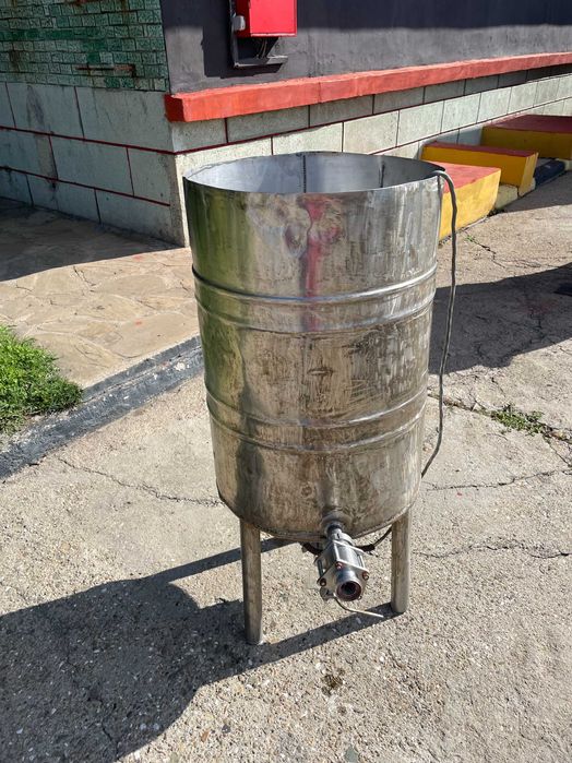 Казан с бъркалка неръждавейка