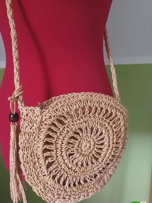 Чанта плетена.  .