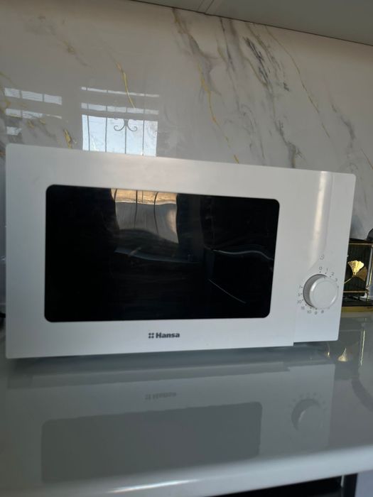 Микроволновка Hansa