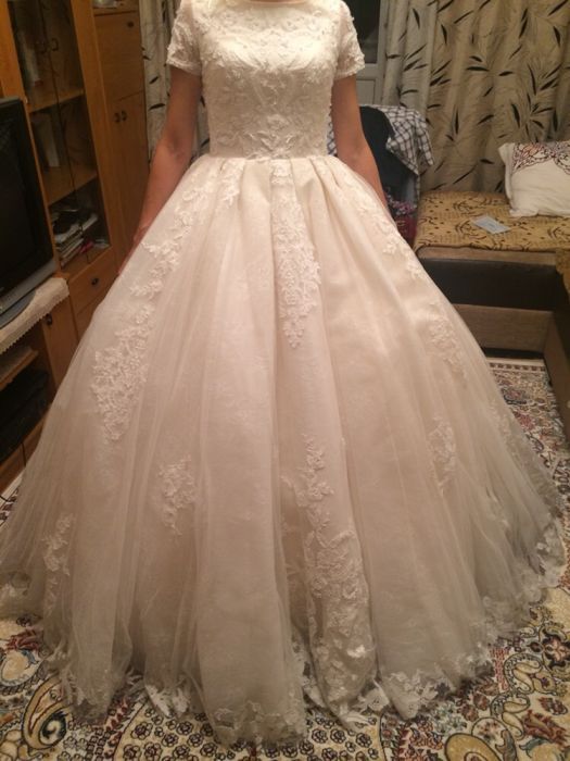 Продаю красивое свадебное платье