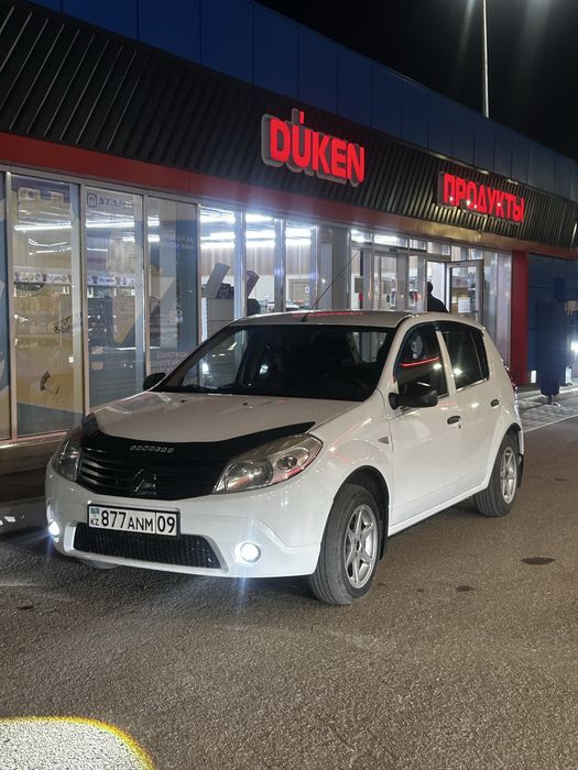 Продам Renault Sandero 2012года