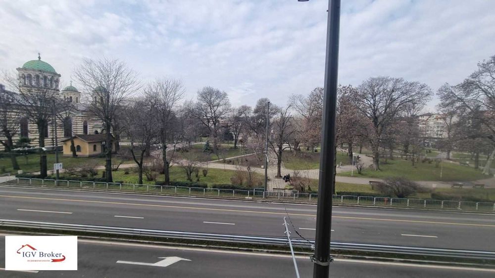 Двустаен апартамент в Центъра