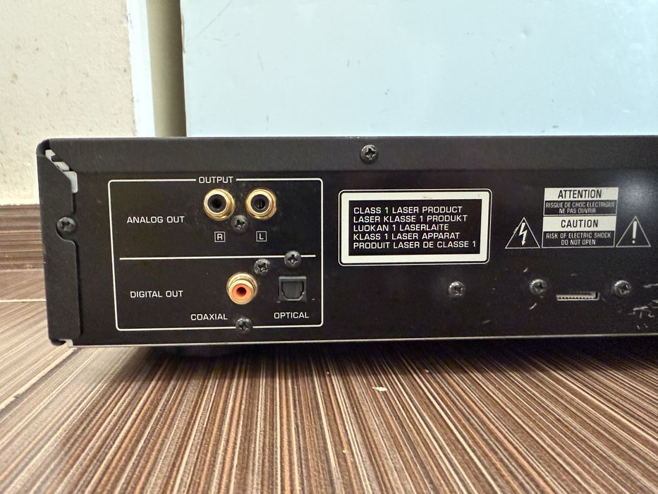 Yamaha CD-S300 player