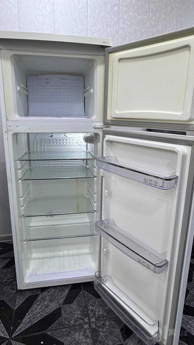 Кафе ва ошхона жиҳозлари сотилади.
