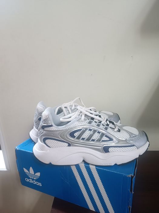 Продам кроссовки adidas original