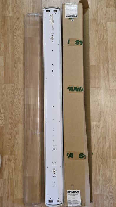 Corp de iluminat Sylvania water proof pentru 2 tuburi T8 de 36W