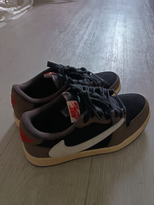 Крассовки данки почти новые