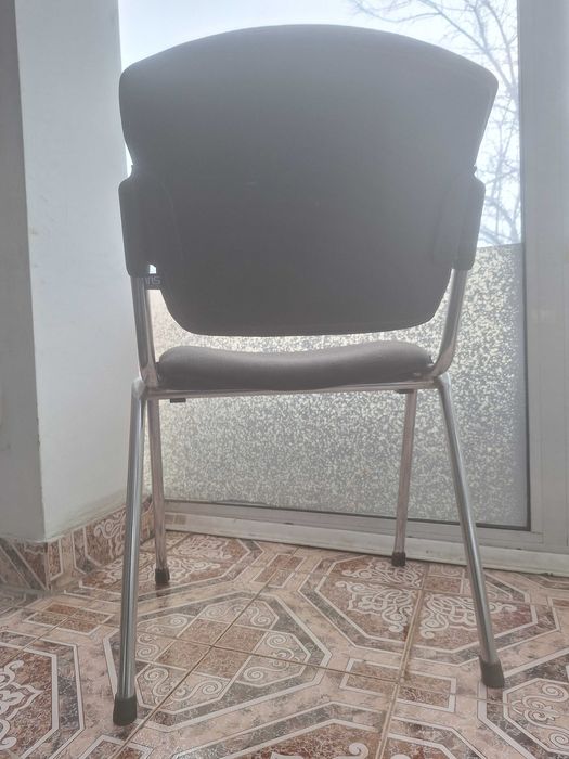 8 бр.столове,15 лв.бройката