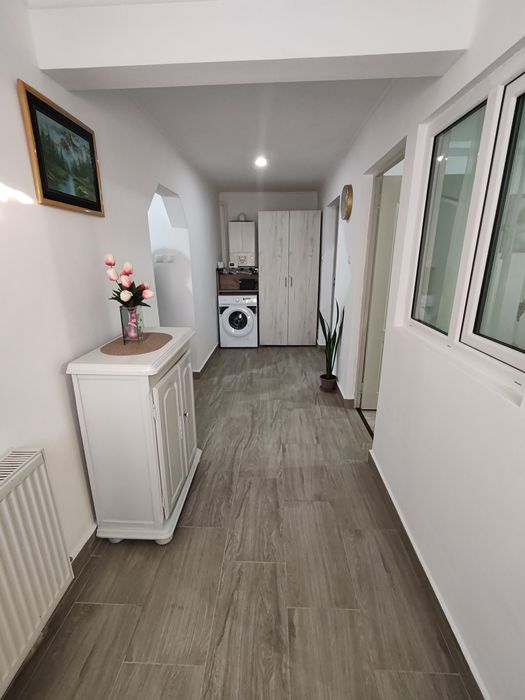 Închiriez apartament