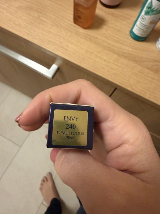 Червило Estee Lauder ново