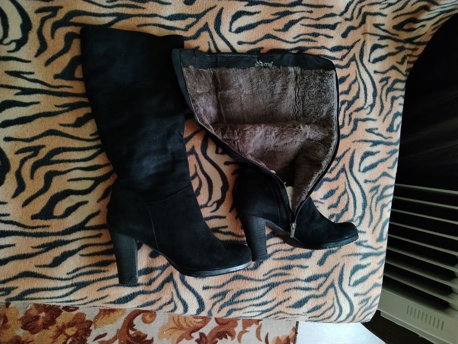 Продам обувь в нормально состоянии.