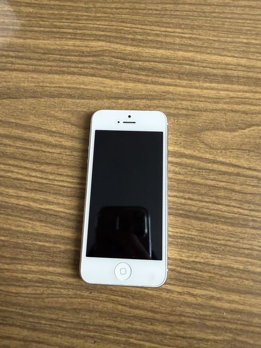 iPhone 5.