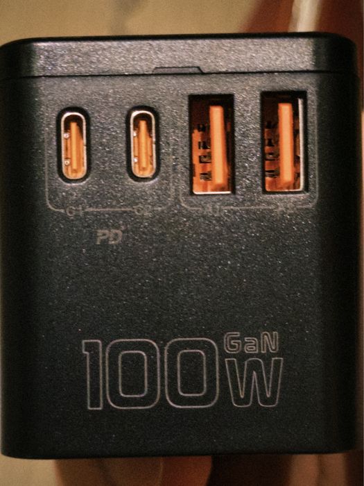 Travel адаптер 100 W