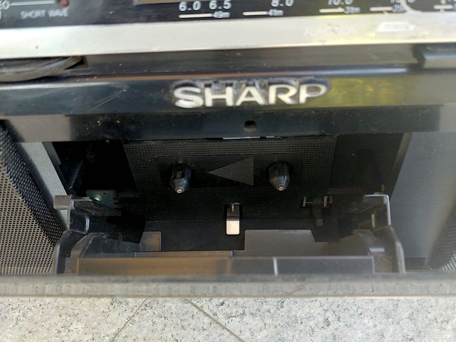 Sharp QT-244H radio casetofon portabil JVC Panasonic Sony Akai Aiwa