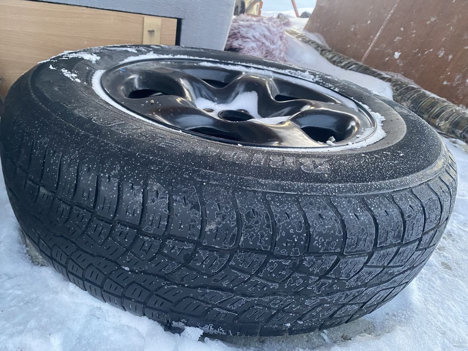 Продам запаску 215/70/16