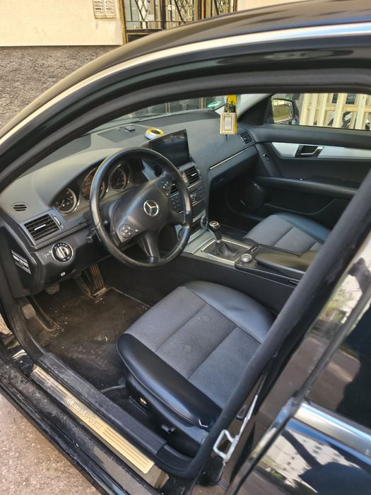 MERCEDES-BENZ C-Class 2010 — imagine 3