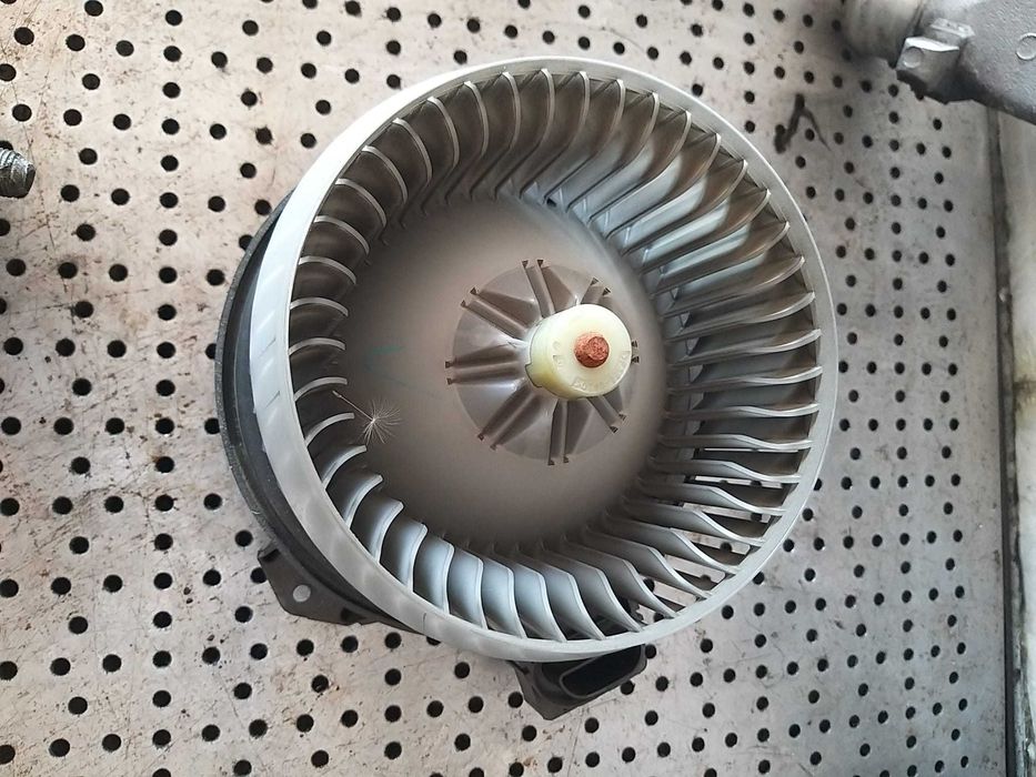 Aeroterma ventilator habitaclu 1.3 d suzuki swift 2008 av2727000311