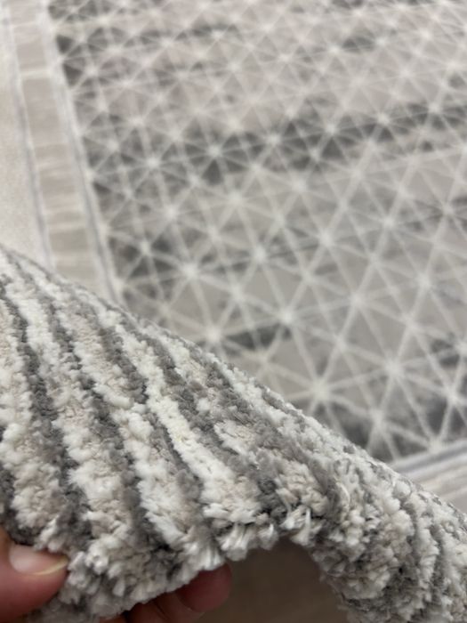 Продам ковер в отличном состоянии