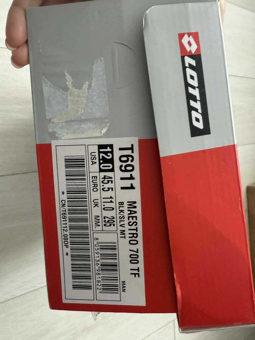 Incaltaminte fotbal Lotto Maestro 700