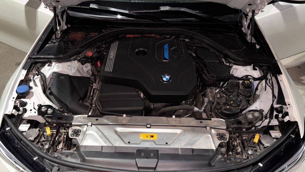 BMW 330e g21 2021