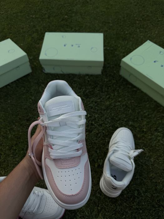 Adidasi Out Of Office