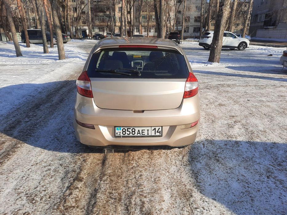 Продам автомобиль    Chery bonus 2012года