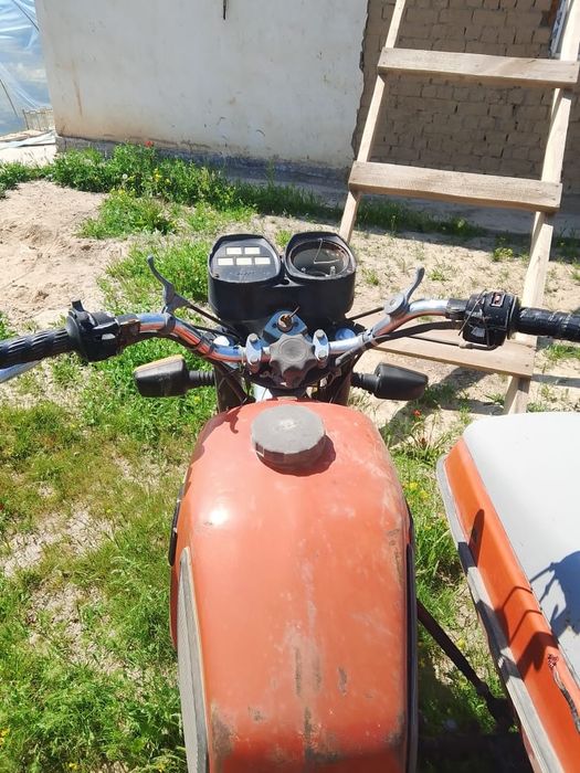 Мотоцикл иж планета 5.