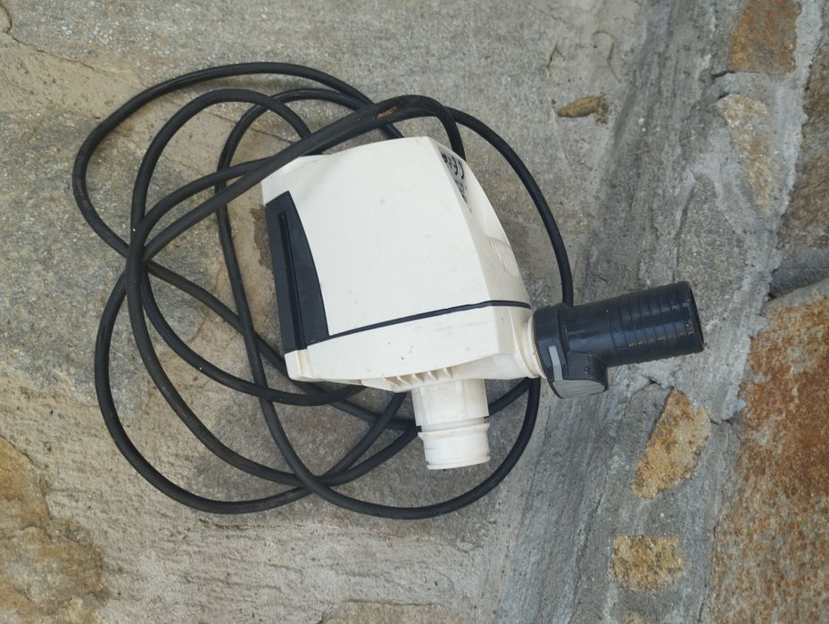 Помпа за басейни и преливане на течности