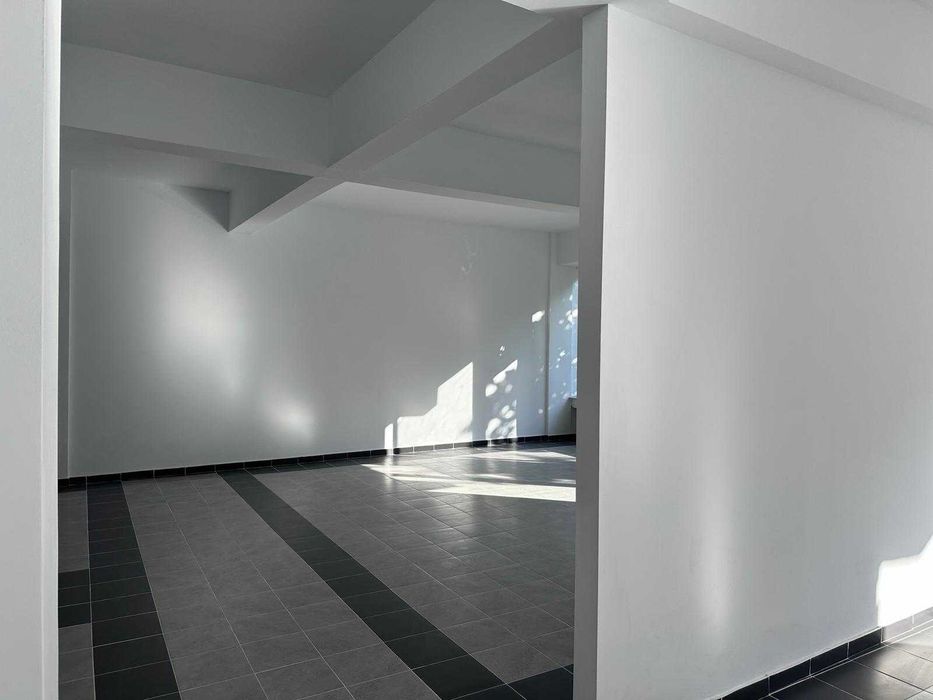 Inchiriez  spatiu comercial Prundu