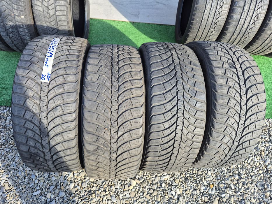 Vând cauciucuri 245/45/19 M+S set complet imp Germania