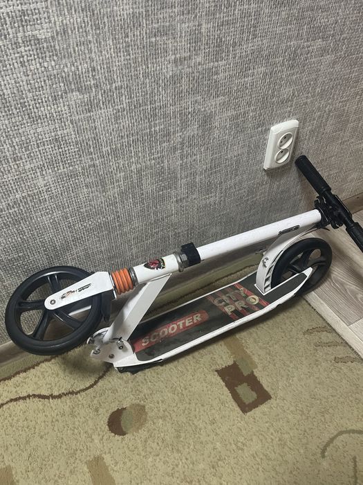 Продам самокат детский