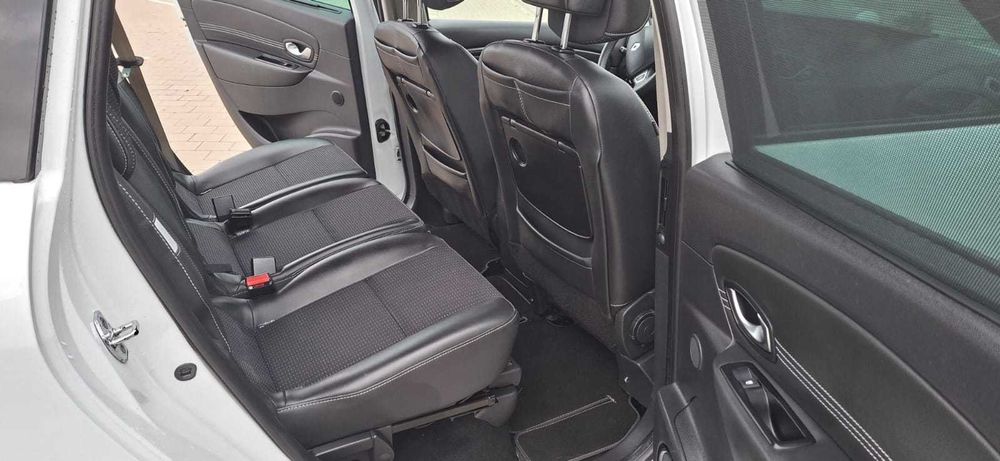 RENAULT SCENIC cu 7 locuri