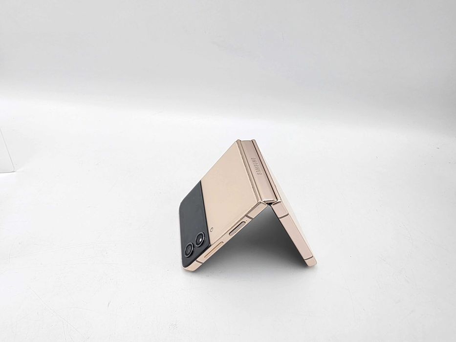 Samsung Z Flip4 Pink Gold 256GB 8GB Ram Neverlocked Stare Buna