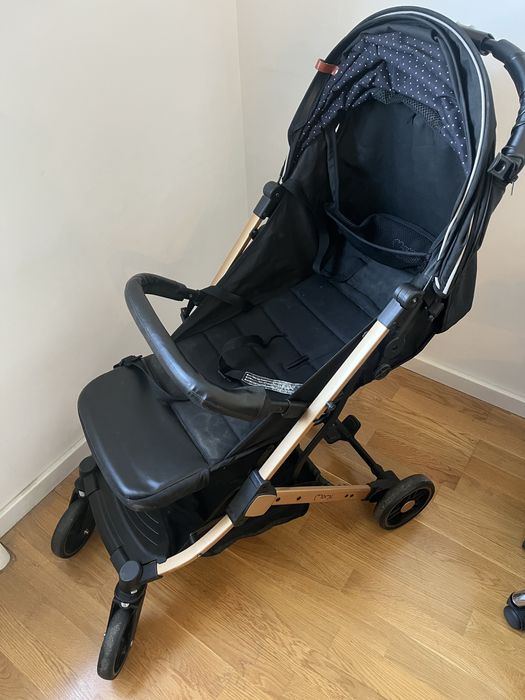 Cărucior sport MoMi ESTELLE negru 2021