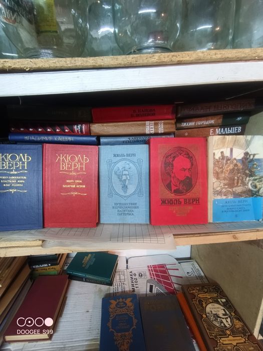 Продам книги, детективы
