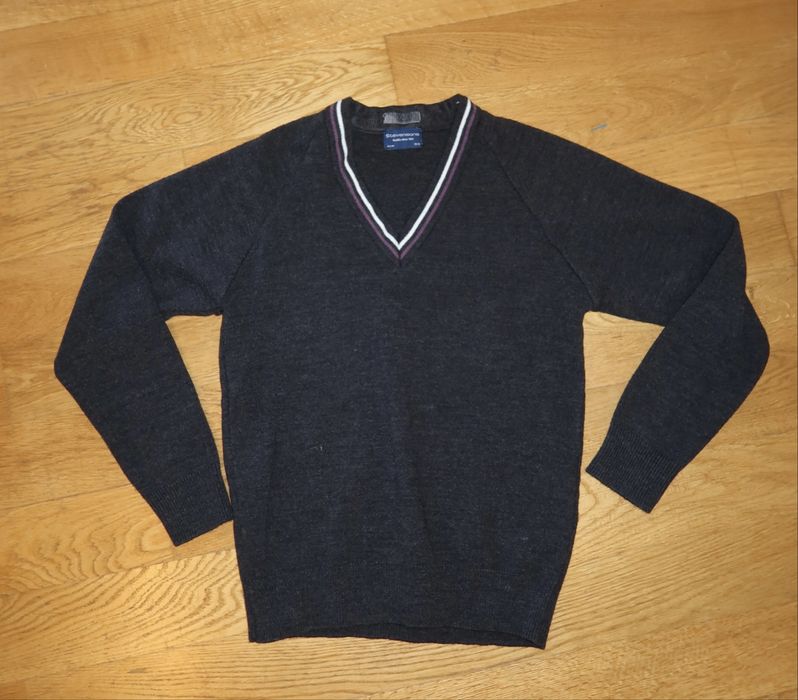Дамски пуловер Stevensons V - образно деколте размер XS