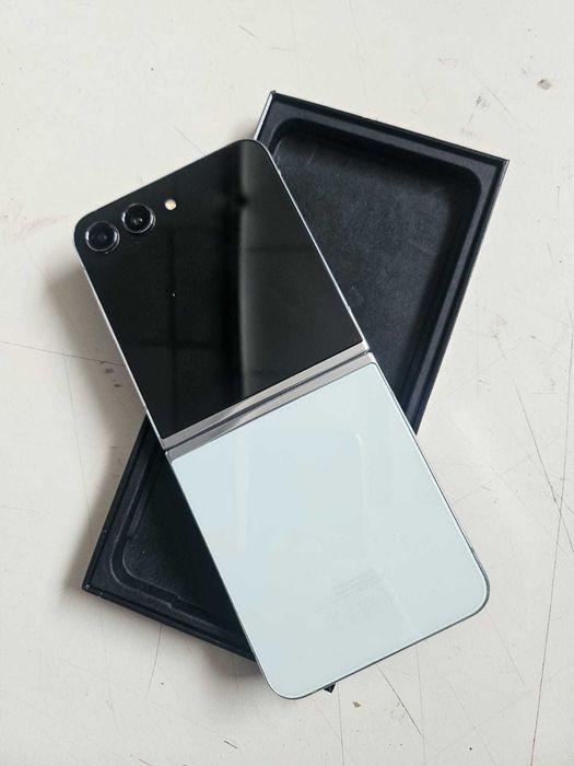 Telefon Samsung Galaxy Z Flip5 256GB 8GB RAM 5G Dual SIM Mint Green!