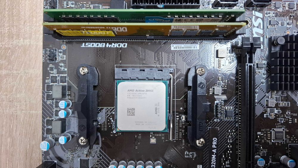 Kit AMD Athlon 200GE + MSI A320M-A PRO + 12GB DDR4