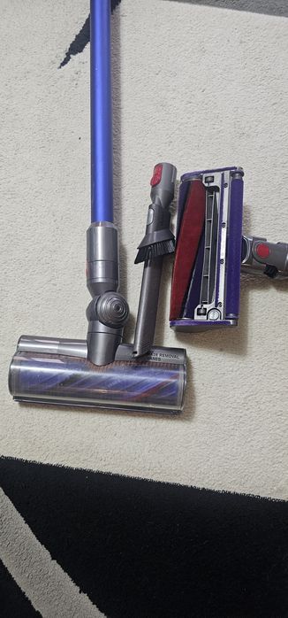 Dyson v10 pret accesibil