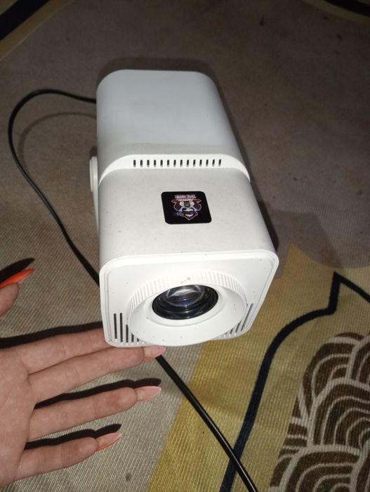Продам проектор HCS350 MAX