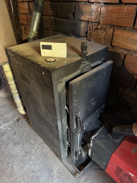 Пелетен котел 24KW с горелка, помпа и бункер