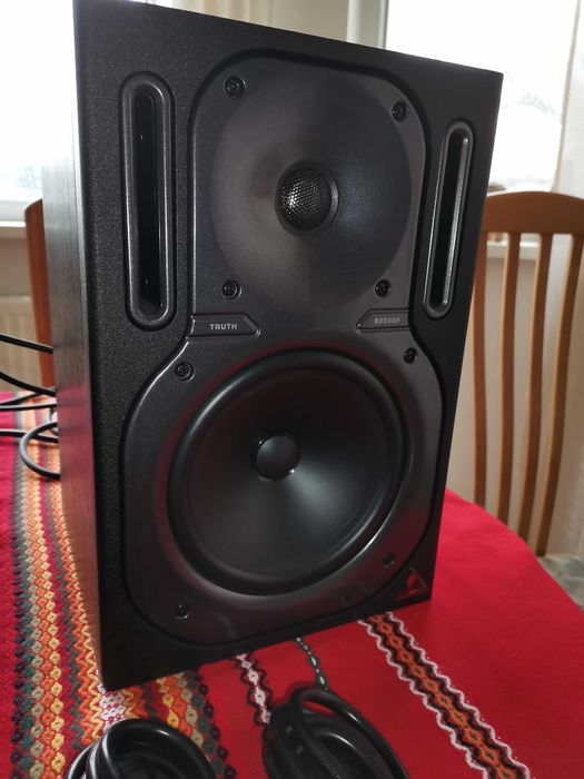 Студийни колони Behringer B2030P (комплект)