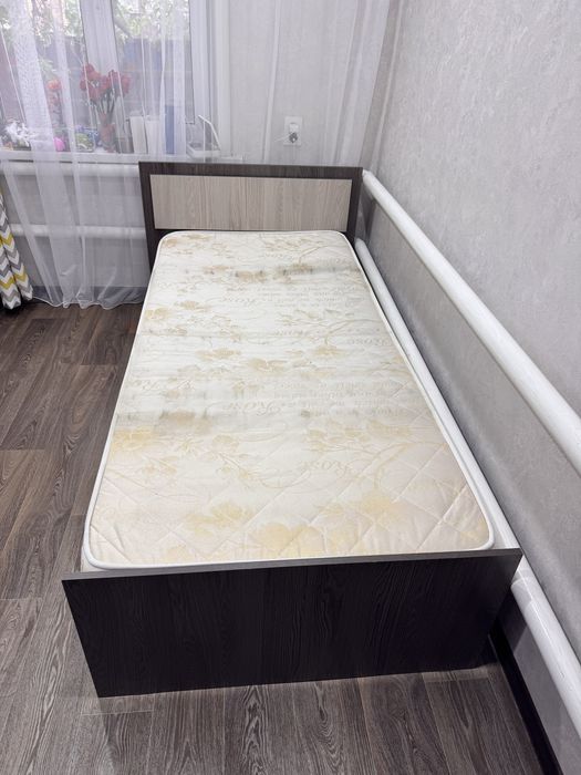 Продам кровать 90 на 200 см
