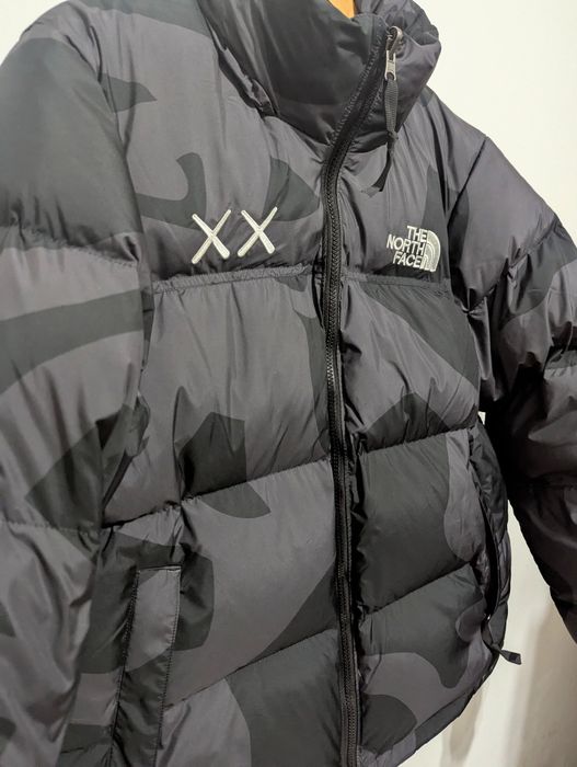 Geaca The North Face 700 x Kaws negru puffer