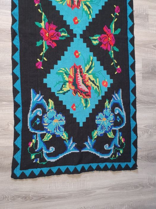 Carpeta țesută manual pret redus 250