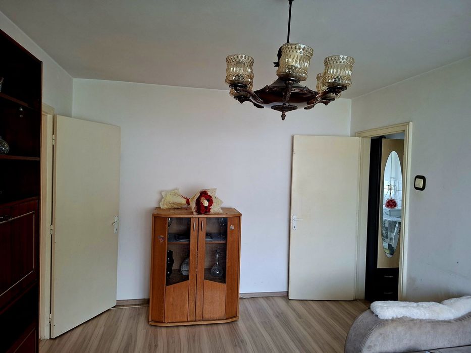 Apartament 2 camere Petrila 8 Martie